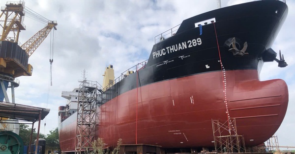 Mở thủ tục phá sản đối với Tổng Công ty Công nghiệp Tàu thủy và Công ty đóng tàu Bến Thủy