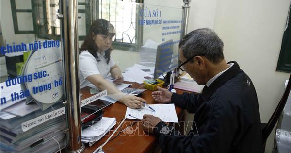 Chuyển công tác sang xã khác có được bảo lưu phụ cấp?