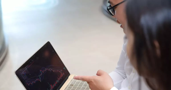 VN-Index 'tuột đỉnh' 1.900 điểm, điều gì chờ đợi chứng khoán tuần tới?