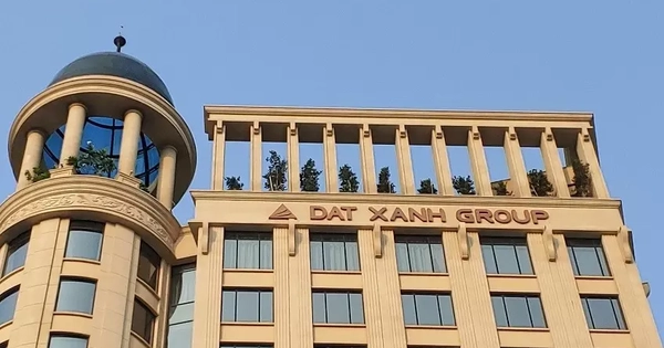 Doanh nghiệp tên tuổi dồn dập bán vốn