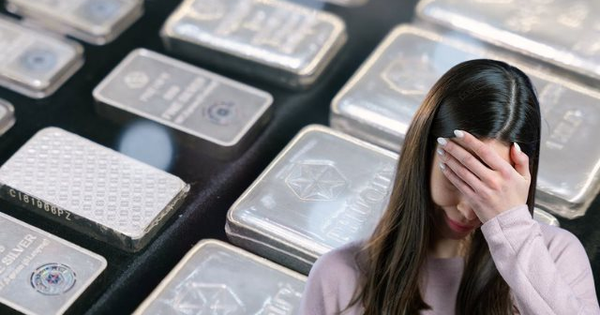 Mua bạc từ giá 35 triệu đồng/kg, đến nay gần chạm 100 triệu - bạn bè người thân chúc mừng không ngớt, nhưng tôi chỉ biết cười gượng và nói 'giá như'