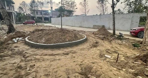 Mua đất, chuẩn bị xây nhà thì chủ cũ bất ngờ đắp mộ giữa đất: Người xây mộ nói gì?