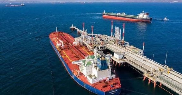Bán hơn 100 tấn dầu cho 1 khách hàng, Nga thu về gần 50 tỷ USD
