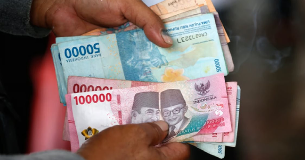 Đồng tiền của nền kinh tế lớn nhất ASEAN rơi xuống mức thấp chưa từng có trong lịch sử, chuyện gì đang xảy ra?