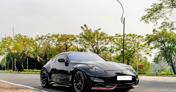 Nissan 370Z Nismo số sàn duy nhất Việt Nam rao 3,7 tỷ đồng: Đắt hơn RX 350 bản 'base' mua mới, bù lại 'xe gần như mới' cho người thích sưu tầm