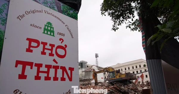 Đồng loạt phá dỡ mặt bằng làm dự án Quảng trường – Công viên phía Đông hồ Hoàn Kiếm