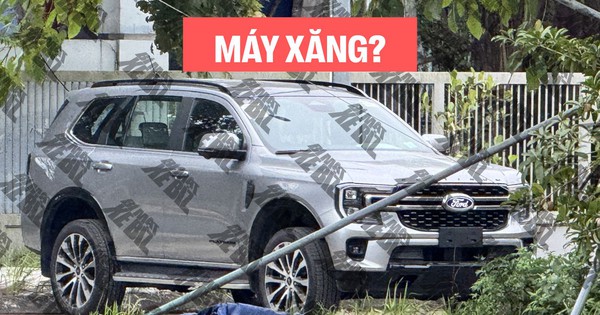 Lộ ảnh Ford Everest 'lạ' tại Việt Nam: Dễ dùng máy xăng khác hoàn toàn xe trên thị trường, bản Platinum nhưng nhiều trang bị chưa từng có