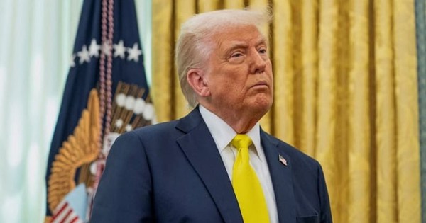 Ông Trump nói 'vết bầm mới trên tay là do dùng thuốc aspirin'