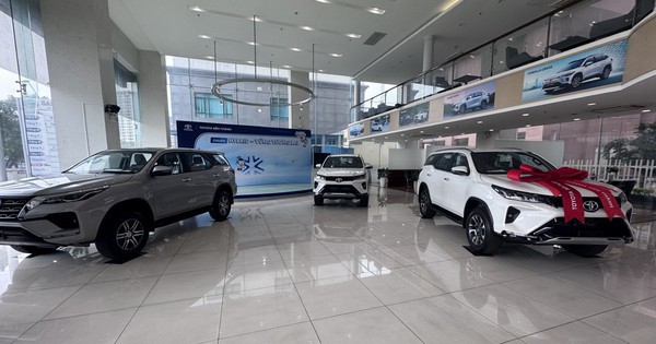 Cuối năm, nhiều hãng ô tô rơi vào cảnh không có xe để bán