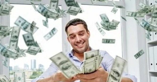 Công ty Dược sắp chốt quyền chia cổ tức tiền mặt 20%, cổ phiếu lập tức tăng hết biên độ