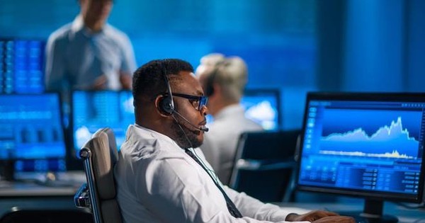 Khối ngoại thẳng tay bán ròng hơn 1.800 tỷ đồng phiên VN-Index giảm 28 điểm, cổ phiếu nào bị "xả" mạnh nhất?