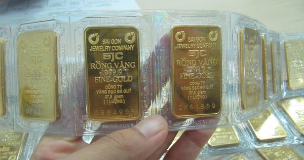 Người dân bán vàng miếng SJC có cần mang theo hóa đơn?