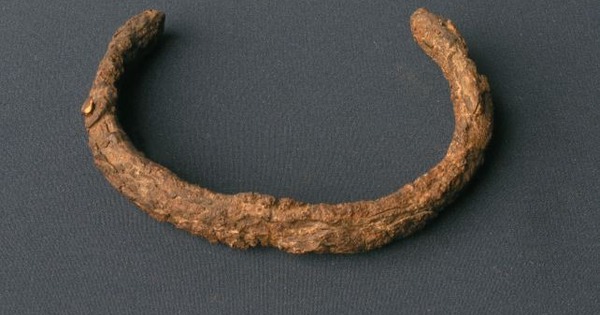 Phát hiện kim loại lạ đến từ bên ngoài hành tinh bên trong kho báu 3.000 năm tuổi