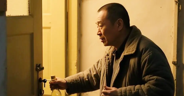 Bố sang tên cho quý tử toàn bộ 5 căn nhà, nhưng gần Tết, chính ông chết lặng trong sự hối hận