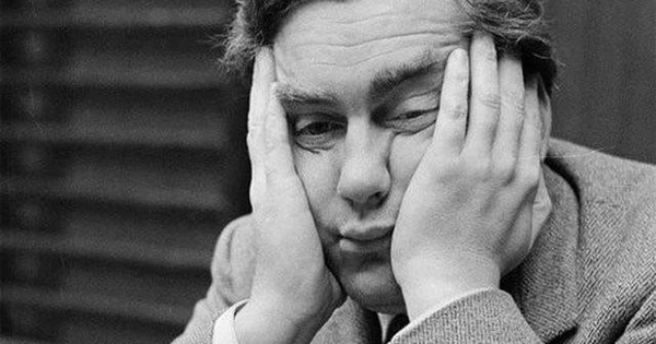 Khối ngoại thẳng tay bán ròng gần 1.800 tỷ đồng trong tuần cuối tháng 1, cổ phiếu nào bị "xả" mạnh nhất?