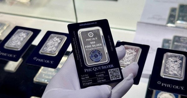 Bạc thỏi trong nước giảm bao nhiêu trong phiên ‘sập giá’ chưa từng có?