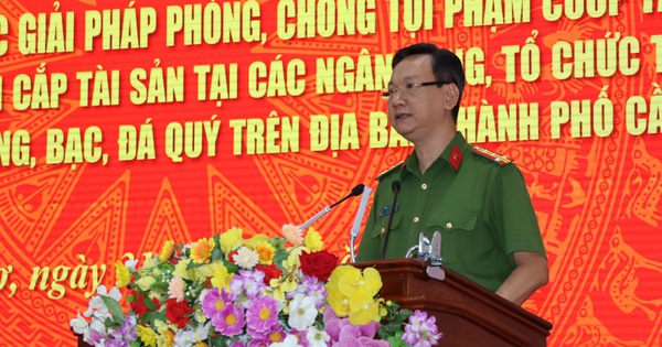 Công an hướng dẫn cách ứng phó tội phạm cướp ngân hàng, tiệm vàng