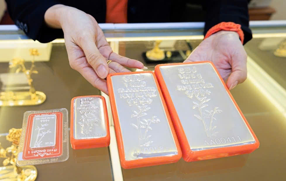 Giá bạc hôm nay 28-1: Đỉnh mới vượt 4,5 triệu đồng/lượng, nhiều người vẫn mua chờ 6 tháng - Ảnh 2