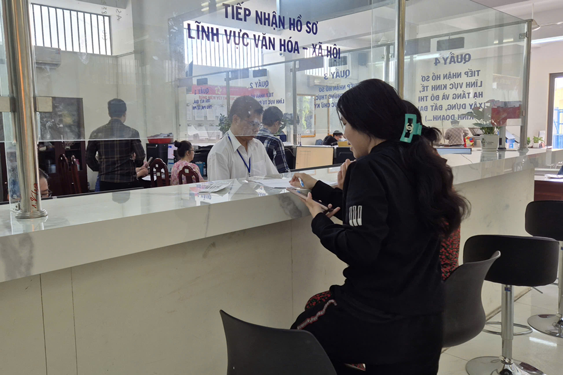 Xem xét sớm tăng lương cơ sở cho cán bộ, công chức - Ảnh 1