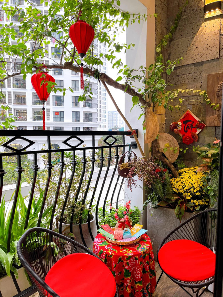 Những ý tưởng thú vị trang trí ban công đón Tết - Ảnh 2