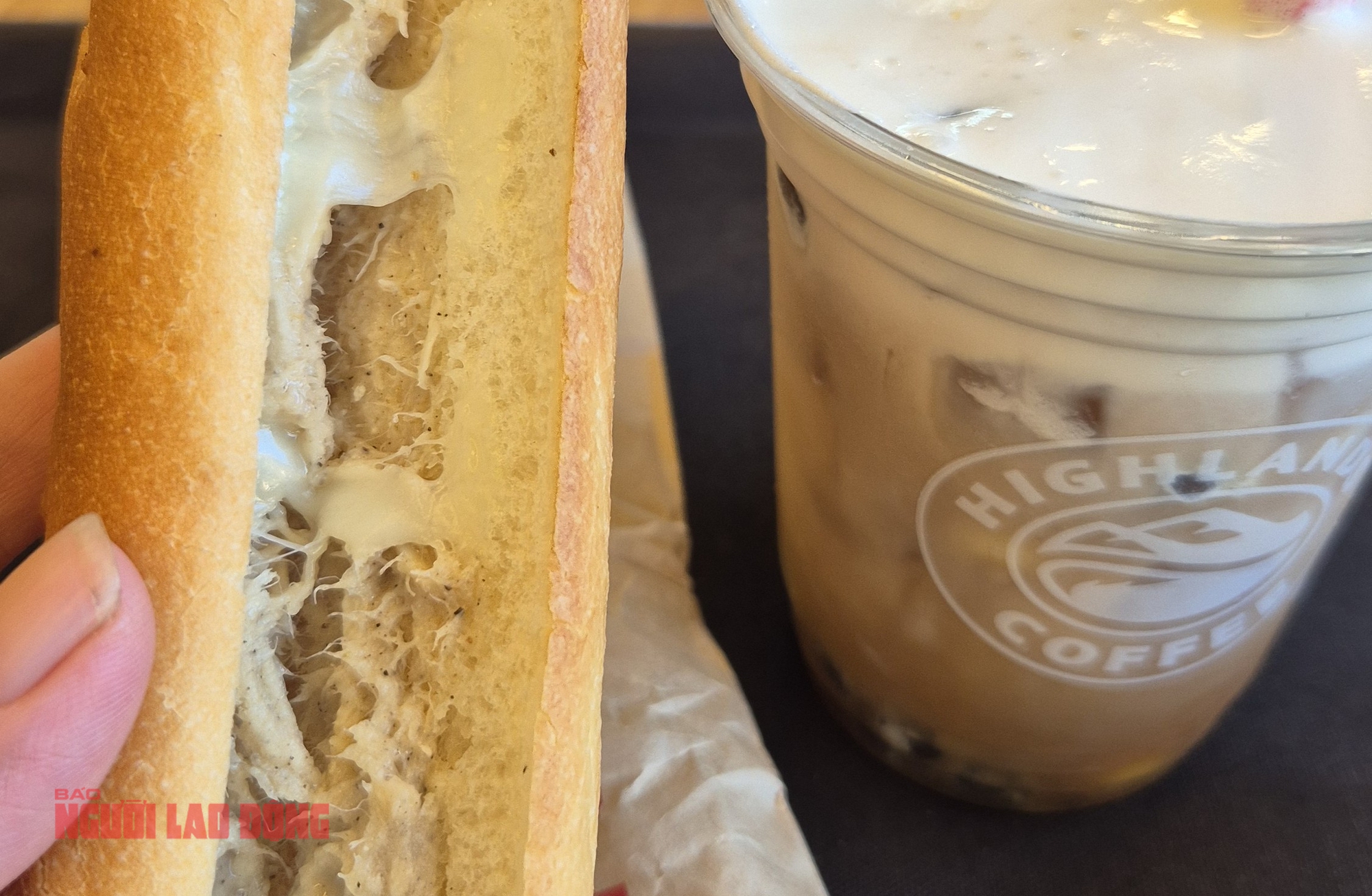 Highlands Coffee phản ứng chậm khi bị réo tên trong vụ "đồ hộp Hạ Long" - Ảnh 1