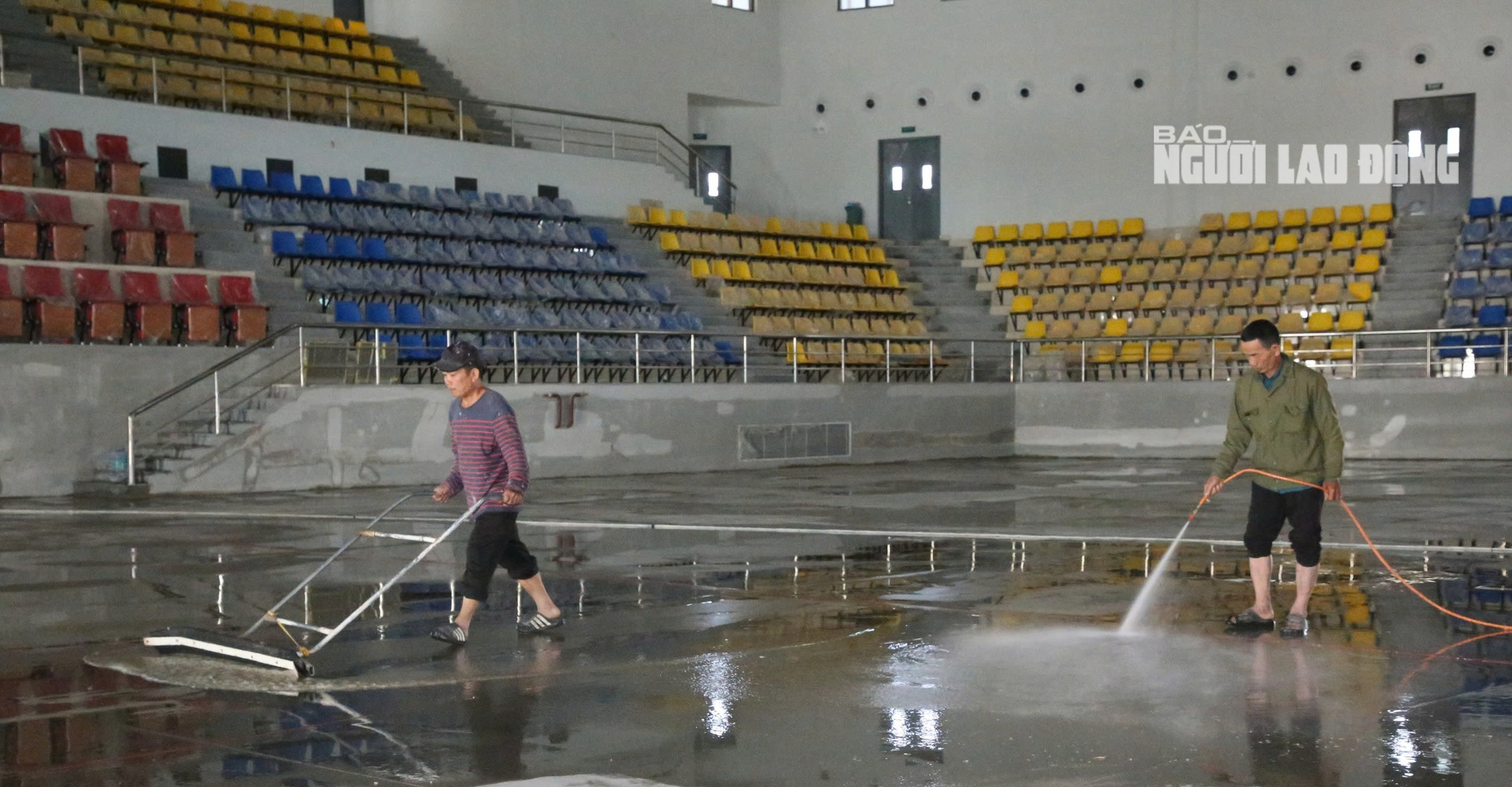 Nhà thi đấu hình kim cương xanh 340 tỉ đồng gây chú ý ở Quảng Trị - Ảnh 9