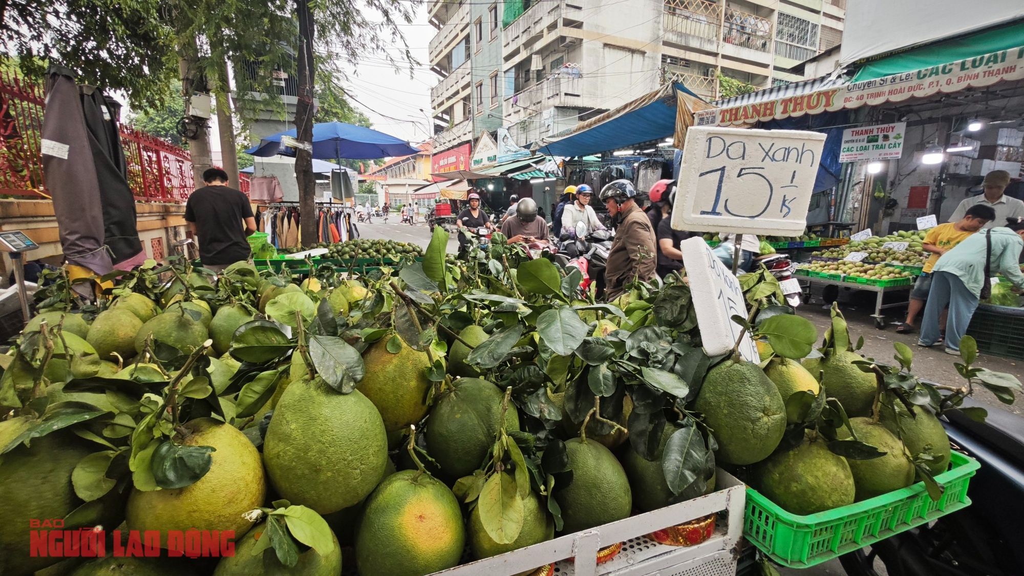 Giá bưởi da xanh bất ngờ rẻ ngay trước tháng Chạp - Ảnh 1