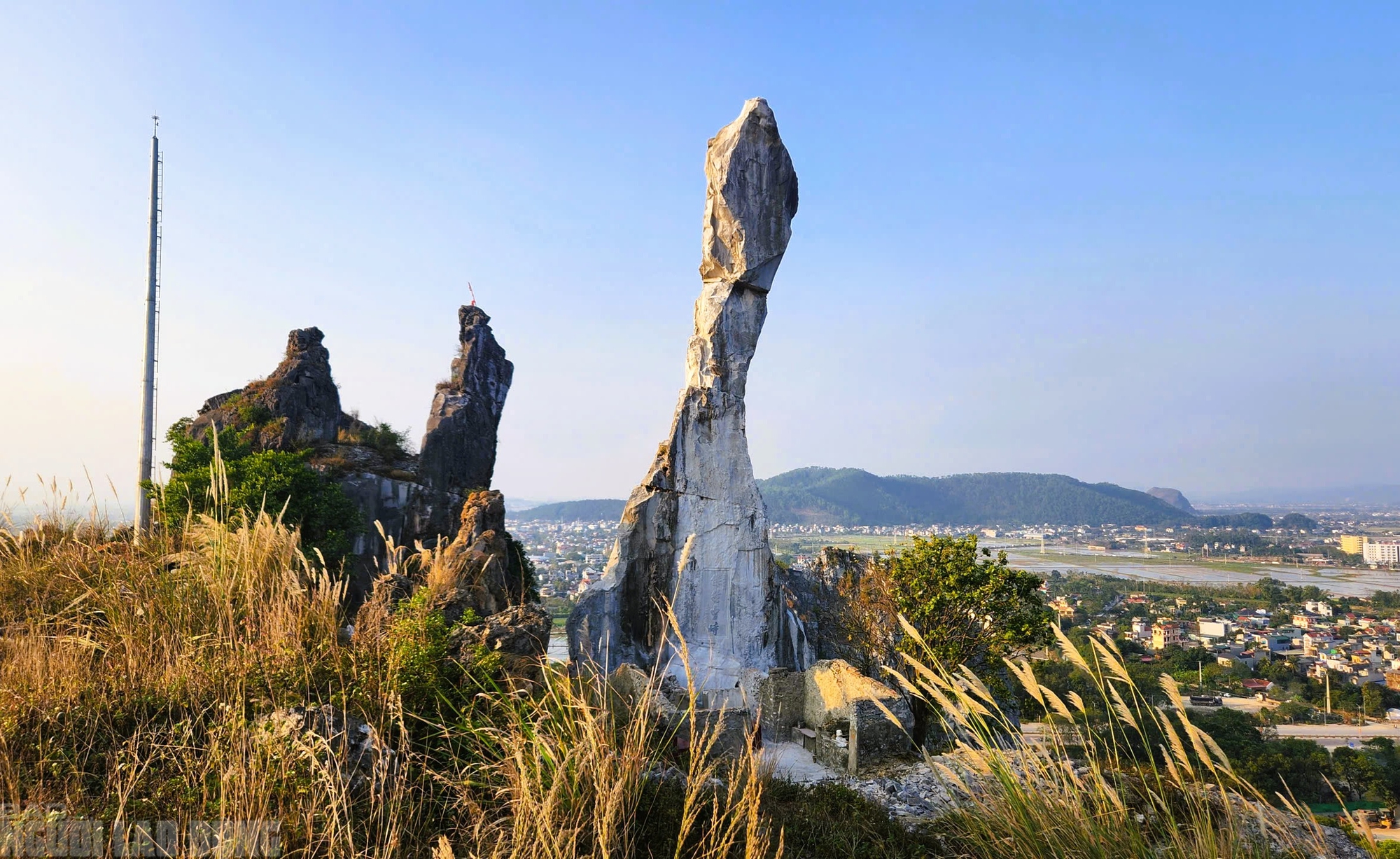 Chủ đầu tư nói về số tiền 17 tỉ đồng gia cố Hòn Vọng Phu - Ảnh 4