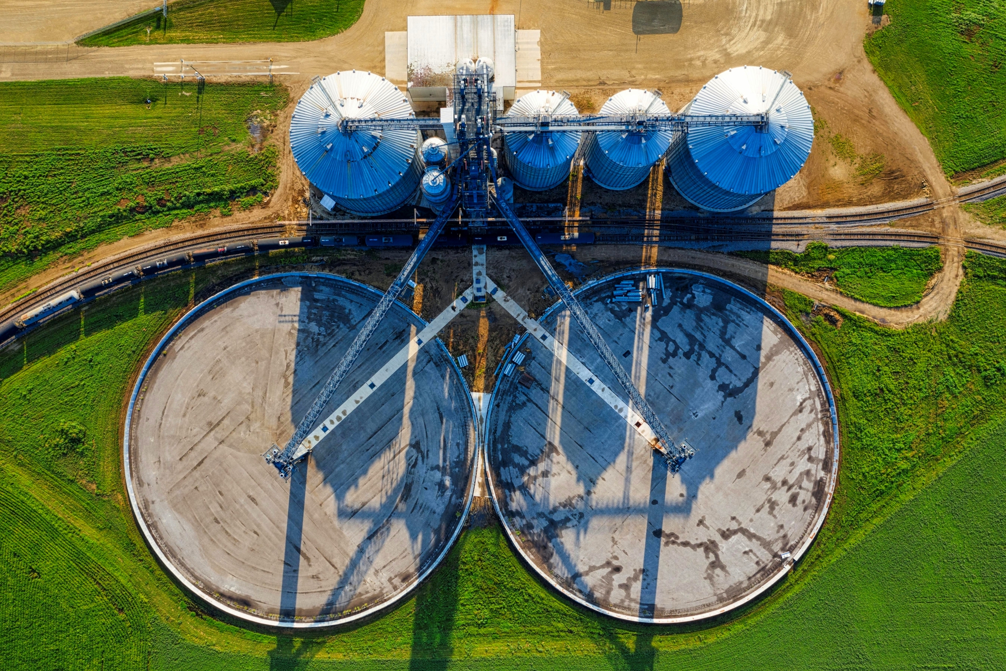 Israel thu 2 tỷ đô/năm nhờ xuất khẩu "mặt hàng vô hình": Mỹ, UAE, châu Phi "nghiện dùng" - Ảnh 2