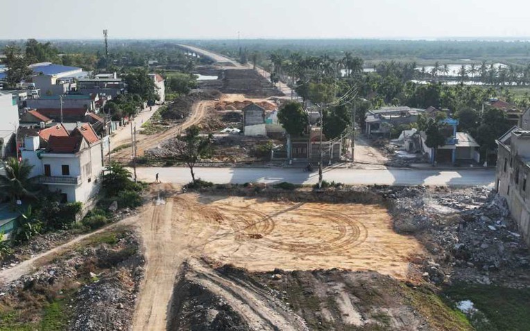 Băng qua sông ngòi, ao đầm, dự án hạ tầng nghìn tỷ của Quảng Ninh ra sao sau 4 năm thi công? - Ảnh 1