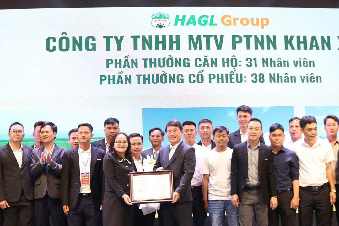 Nữ nhân viên được bầu Đức thưởng căn hộ kể lý do ở lại HAGL lúc khó khăn nhất - Ảnh 1