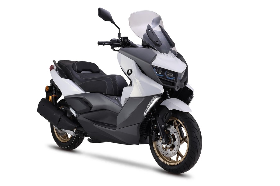 Xe tay ga 300cc giá chỉ hơn 70 triệu, bảo hành tận 6 năm: "Món hời" thế kỷ hay "cú lừa" từ hãng xe Trung Quốc? - Ảnh 1