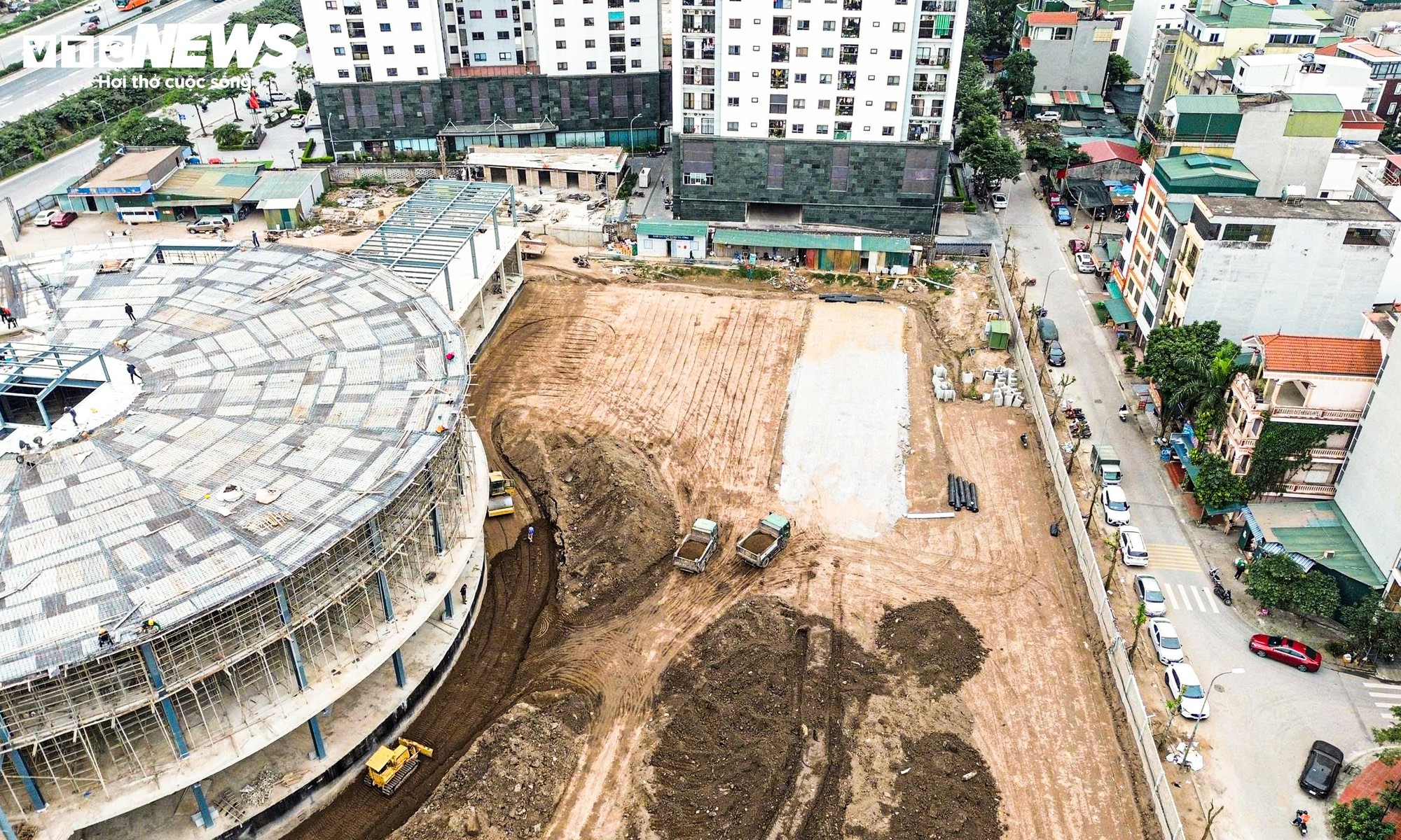 Mục sở thị bến xe khách đầu tiên của Hà Nội có hầm gửi 5.000m² sắp hoàn thành - Ảnh 8