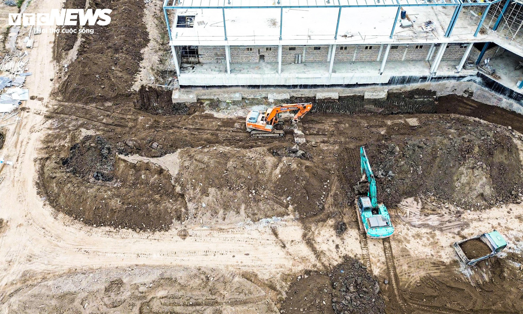 Mục sở thị bến xe khách đầu tiên của Hà Nội có hầm gửi 5.000m² sắp hoàn thành - Ảnh 9