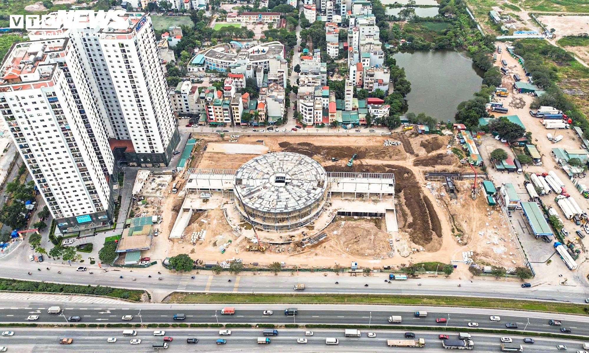 Mục sở thị bến xe khách đầu tiên của Hà Nội có hầm gửi 5.000m² sắp hoàn thành - Ảnh 3