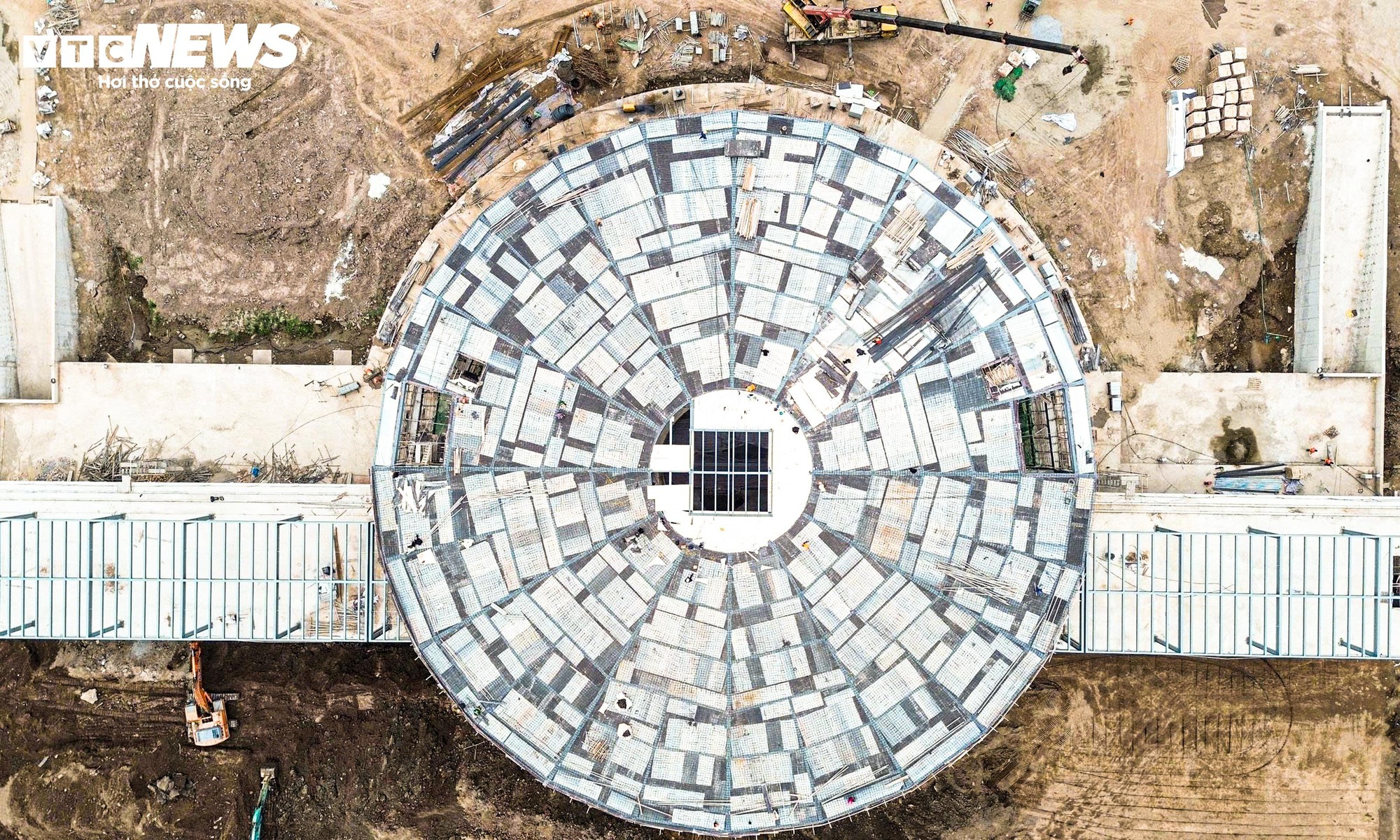 Mục sở thị bến xe khách đầu tiên của Hà Nội có hầm gửi 5.000m² sắp hoàn thành - Ảnh 5