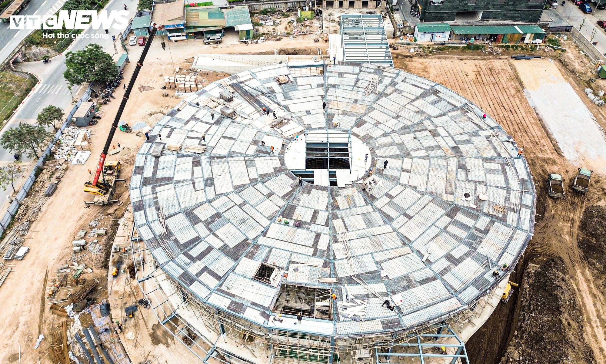 Mục sở thị bến xe khách đầu tiên của Hà Nội có hầm gửi 5.000m² sắp hoàn thành - Ảnh 6