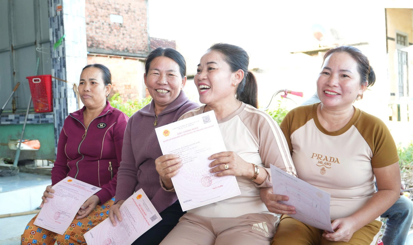 Xã cùng lúc cấp hàng loạt ‘sổ đỏ’ cho dân sau gần 20 năm chờ đợi - Ảnh 7