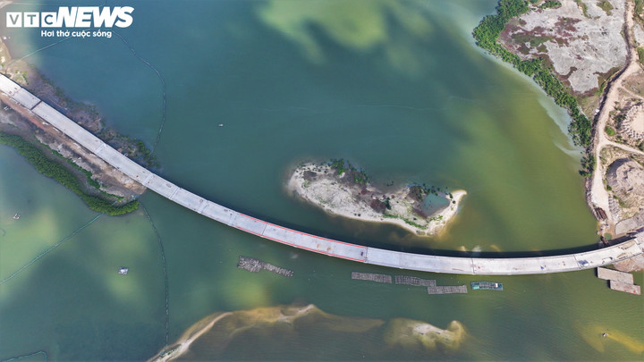 Cận cảnh cầu vượt biển hơn 500 tỷ đồng sắp được khánh thành tại Gia Lai - Ảnh 4