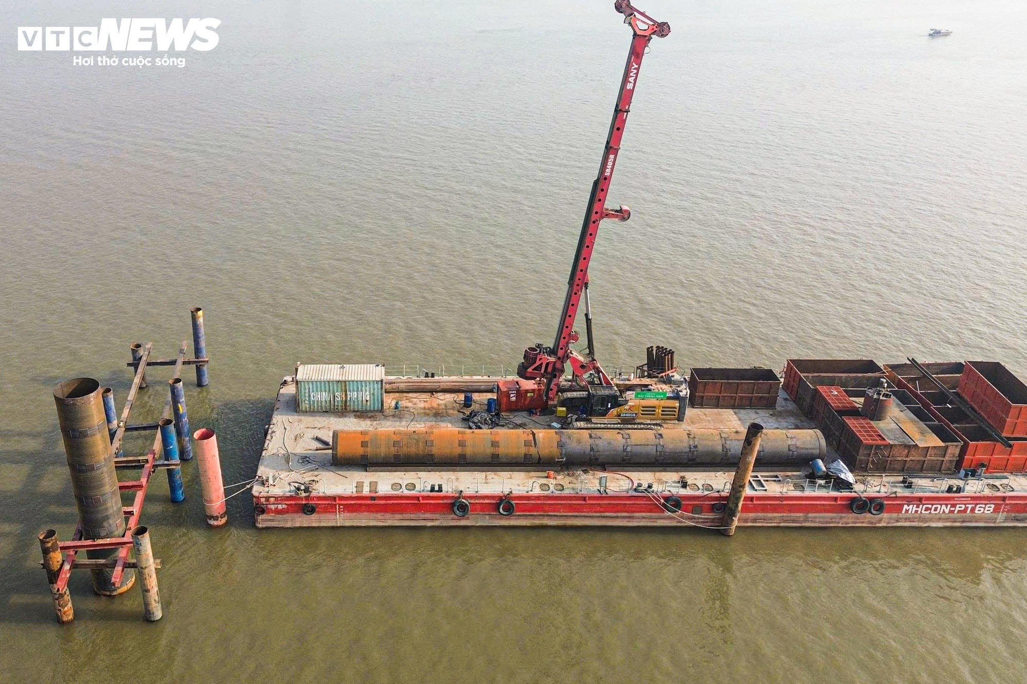 Cận cảnh công trường thi công cầu Thượng Cát hơn 7.300 tỷ đồng bắc qua sông Hồng - Ảnh 8