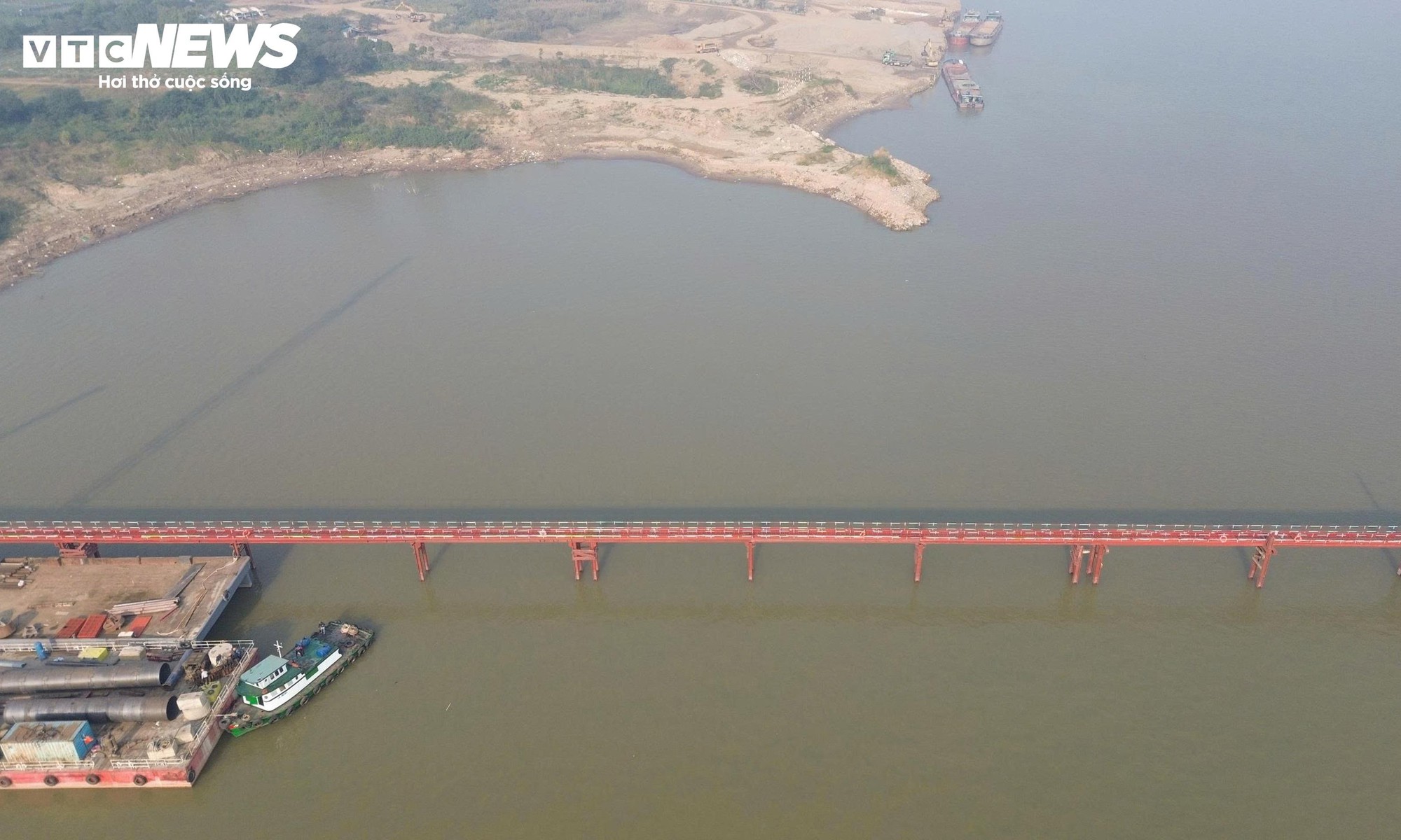 Cận cảnh công trường thi công cầu Thượng Cát hơn 7.300 tỷ đồng bắc qua sông Hồng - Ảnh 10