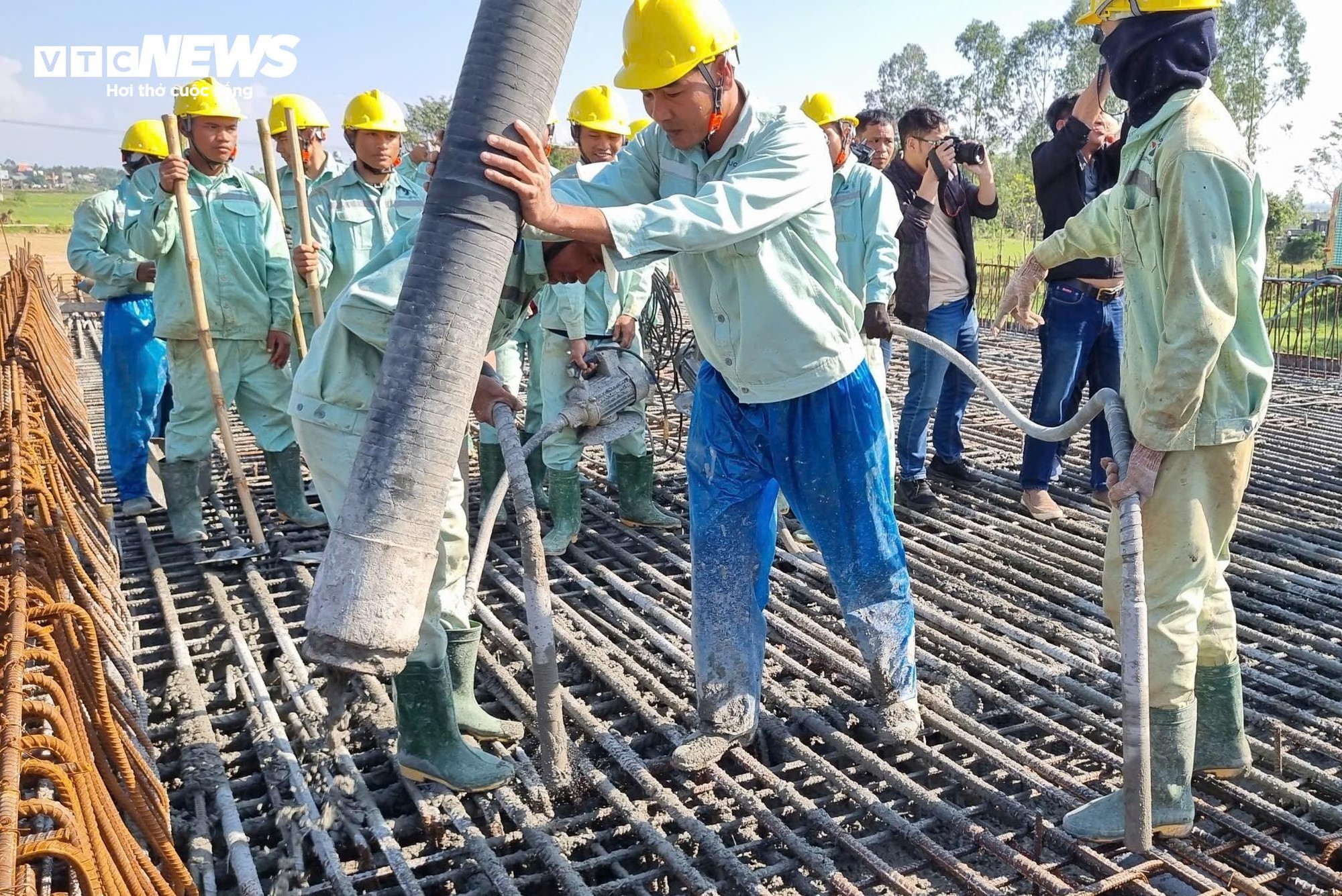 Vướng mặt bằng, cầu 575 tỷ đồng ở Đà Nẵng nguy cơ vỡ tiến độ - Ảnh 3