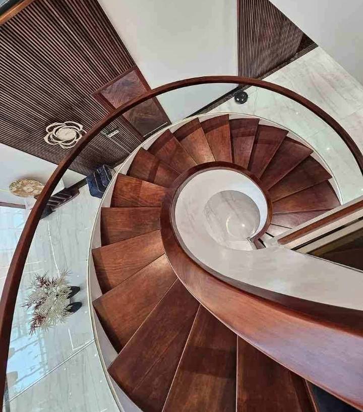 Các mẫu cầu thang gỗ đẹp cho nhà phố - Ảnh 4