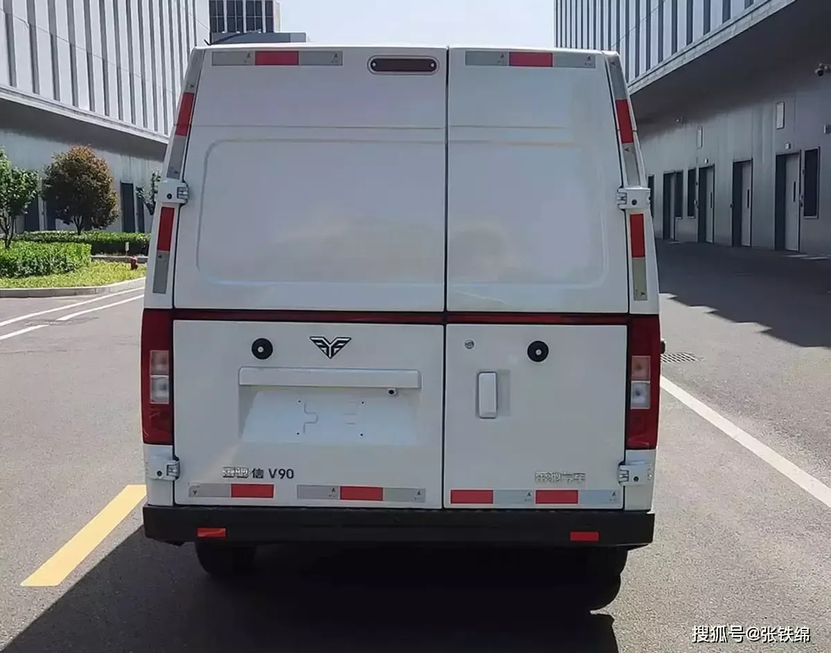 Cybervan: Tesla Cybertruck tung ra phiên bản xe tải van hay chiêu trò quảng cáo độc lạ? - Ảnh 4