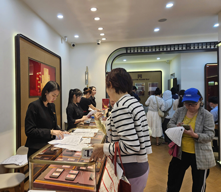 Thị trường vàng TP HCM đón làn gió mới - Ảnh 1