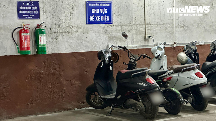 Tháo gỡ bài toán 'kẹt' chỗ sạc xe điện ở tập thể, chung cư cũ - Ảnh 3