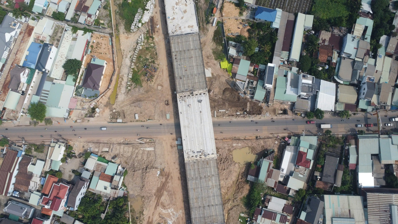Toàn cảnh hai cầu vượt 'nghìn tỷ' trên đường Vành đai 3 TPHCM - Ảnh 12
