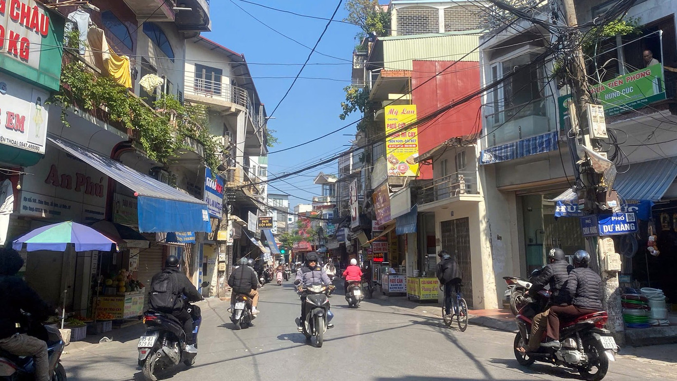 Sau lùm xùm thịt bệnh, đồ hộp HaLong CanFoco 'mất hút' ở nhiều siêu thị - Ảnh 4