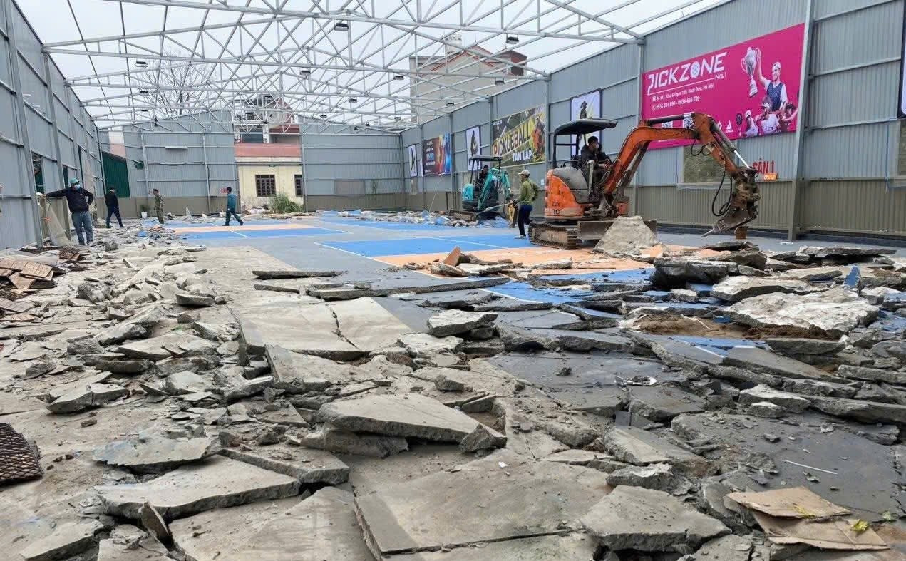 Nhiều xã tại Hà Nội tổ chức cưỡng chế, tháo dỡ công trình xây dựng trên đất nông nghiệp - Ảnh 1