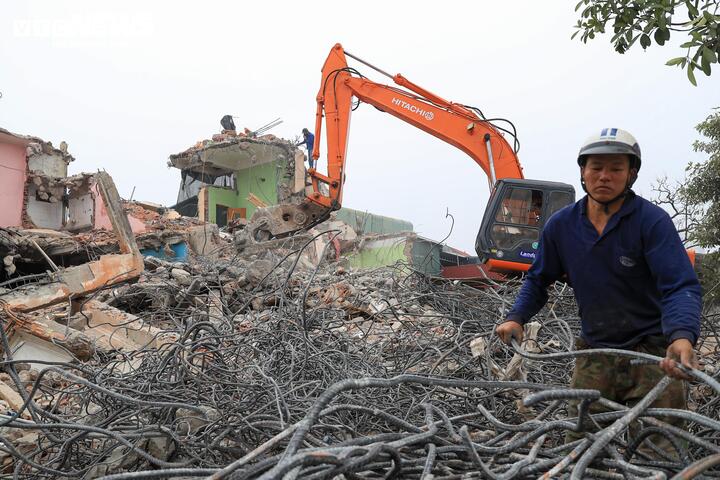 Hà Nội gấp rút giải phóng mặt bằng, đẩy nhanh thi công tuyến đường Tam Trinh - Ảnh 4